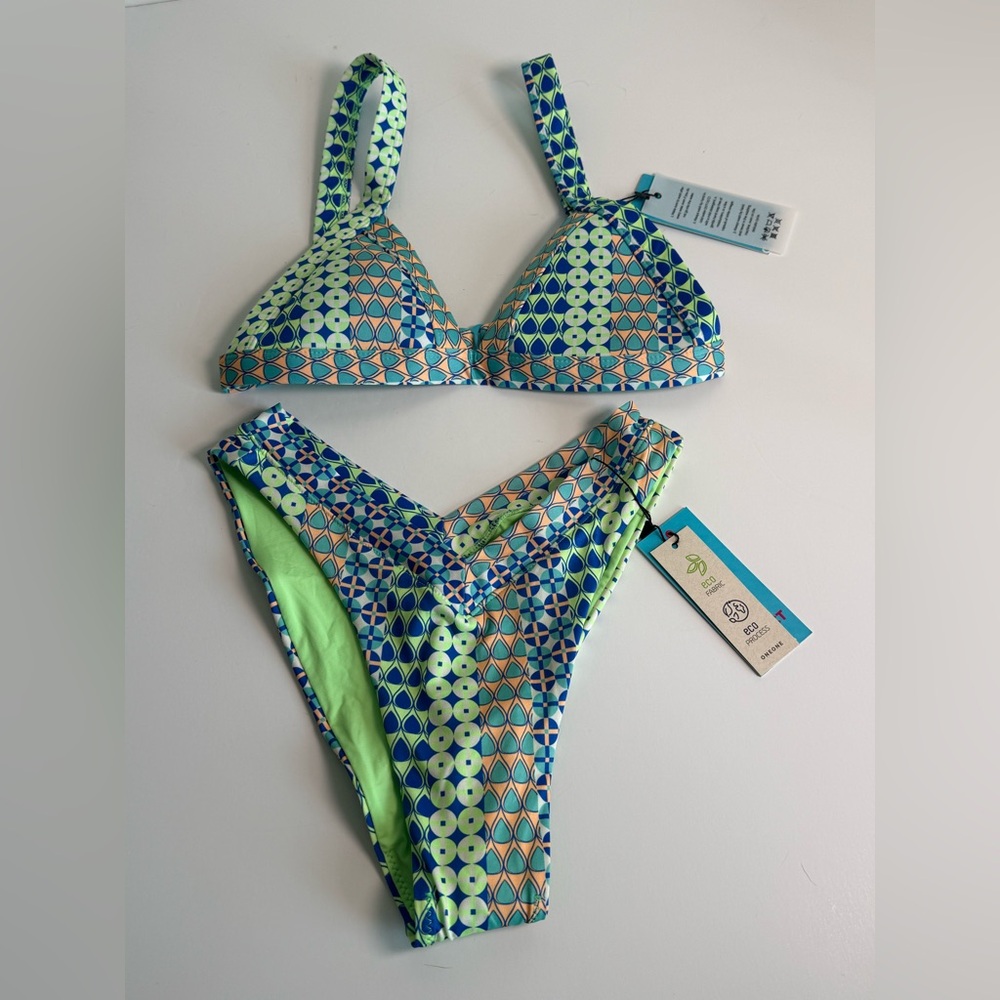 ONEONE Kameron Top S Jesse Bottoms M Bikini Set NWT